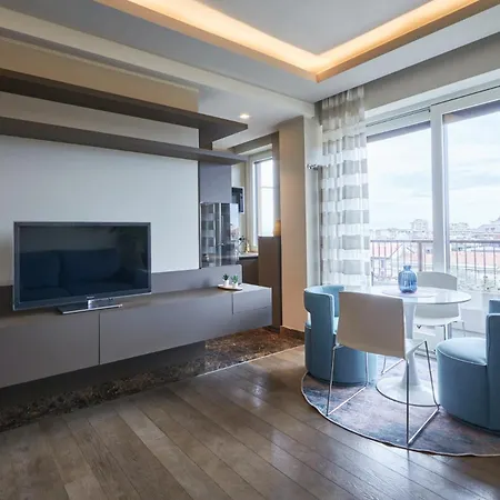 Easylife - Monolocale Con Balcone In Porta Venezia * Milão
