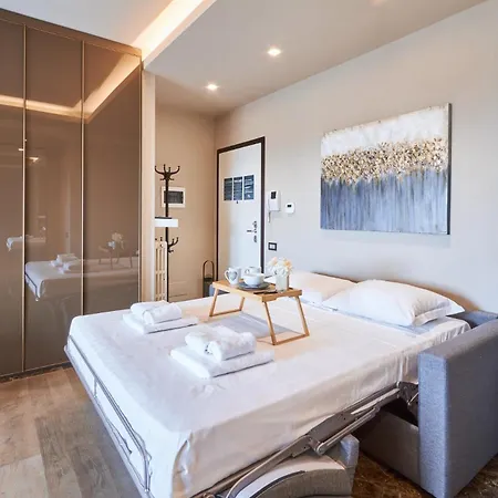Easylife - Monolocale Con Balcone In Porta Venezia